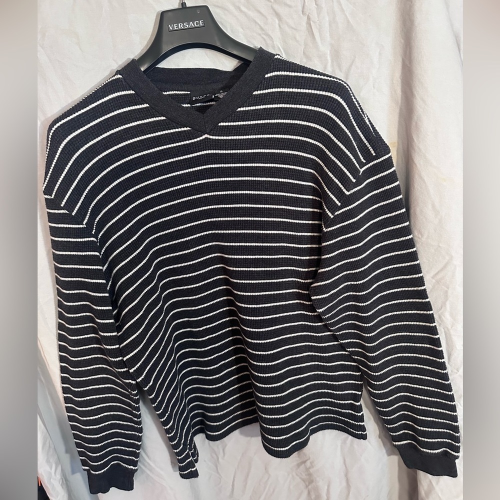 Vintage l/s Guess v-neck